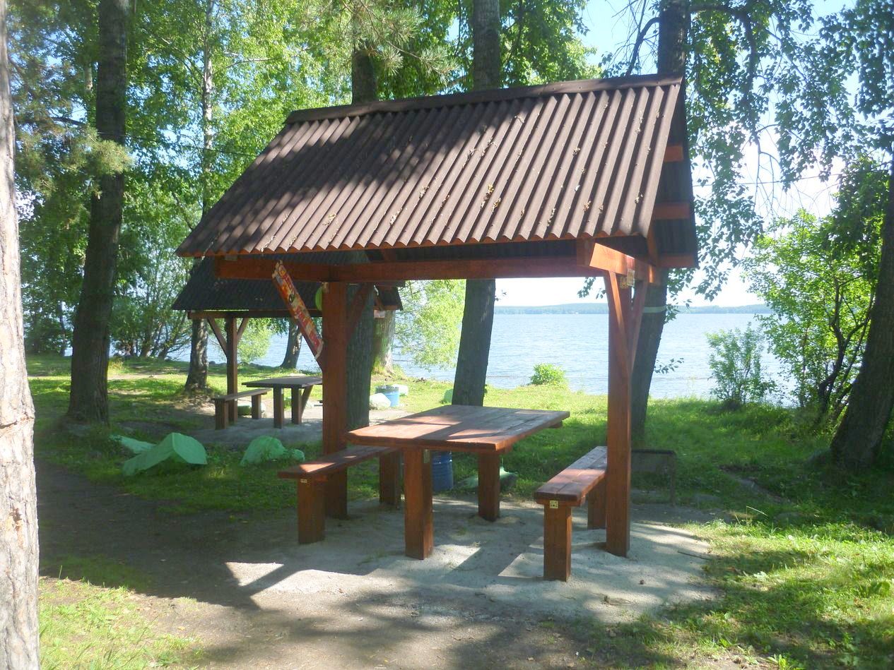 Беседка № 25 парк отдыха каменный пляж на озере Шарташ