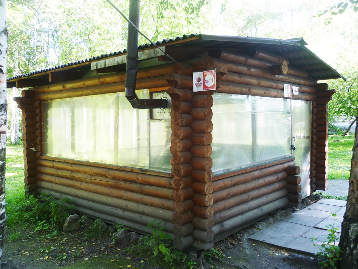Просторная беседка с теплом