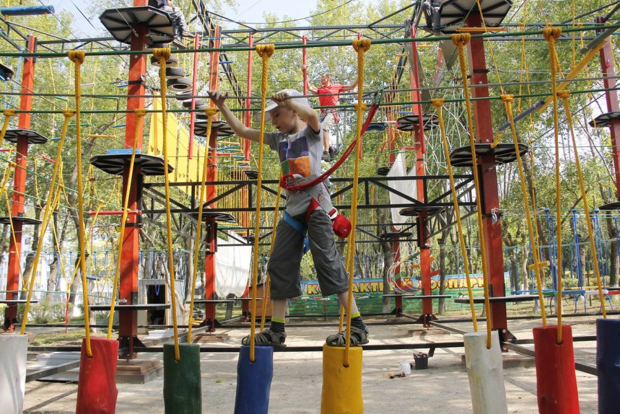 Маугли екатеринбург. Парк маугли в екатеринбурге в парке маяковского. Веревочный парк маугли екатеринбург. Парк маяковского екатеринбург веревочный парк. Маугли парк екатеринбург цпкио.