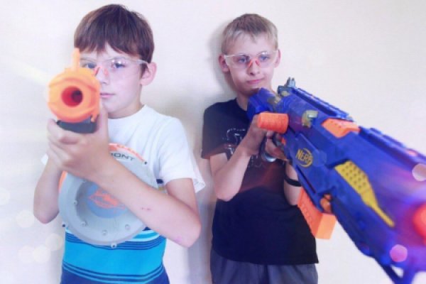 Сражение на бластерах NERF