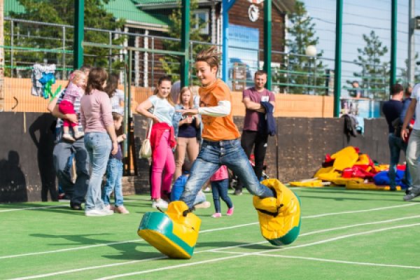 Белая лошадь